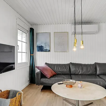 2 Bedroom Stunning In Harboore Harboor