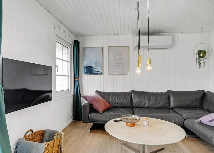 2 Bedroom Stunning In Harboore Harboor
