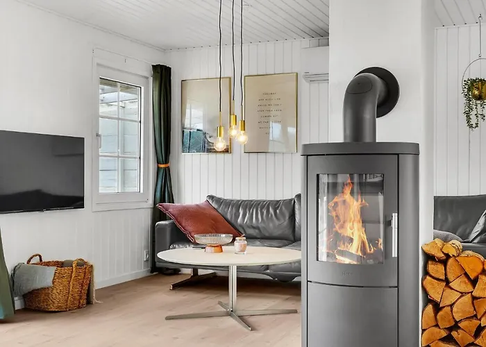2 Bedroom Stunning In Harboore Harboor