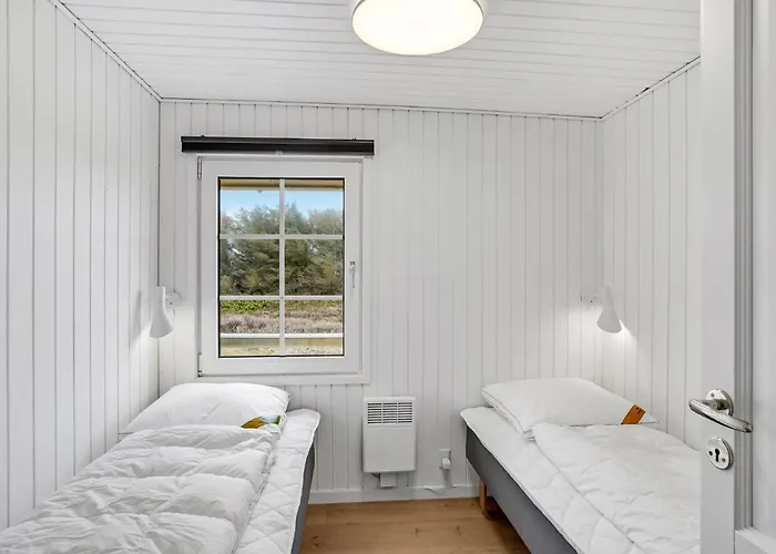 2 Bedroom Stunning In Harboore Holiday home Harboor